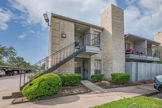 6500 Sands Point Dr in Houston, TX - Foto de edificio - Building Photo