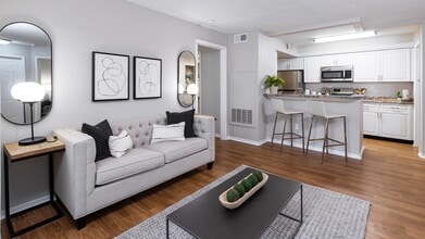 The Oasis at 1800 in Tallahassee, FL - Building Photo - Building Photo