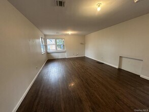 35 Dickinson Ave in Nyack, NY - Building Photo - Building Photo