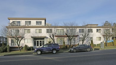 5111 Imperial St in Burnaby, BC - Building Photo - Building Photo