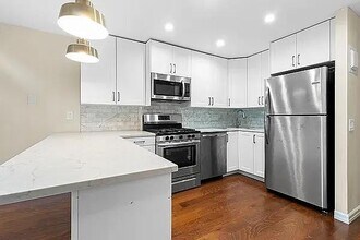 211 Thompson St in New York, NY - Foto de edificio - Building Photo