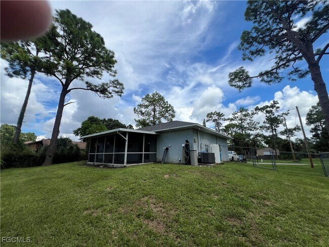 411 Willard Ave in Lehigh Acres, FL - Building Photo - Building Photo