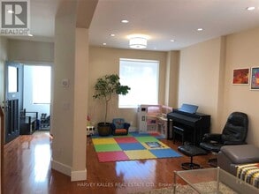 148 Roslin Ave in Toronto, ON - Building Photo - Building Photo