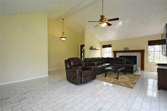 2523 Coopers Post Ln in Sugar Land, TX - Building Photo - Building Photo