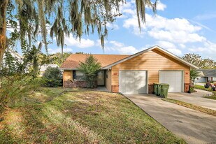 202 Fernwood St in Leesburg, FL - Building Photo