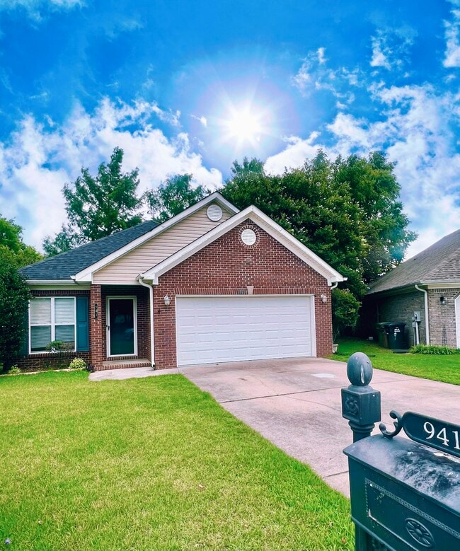 property at 941 Tracey Ln SW
