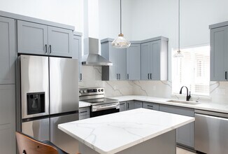 2246 Morlan Dr in Napa, CA - Building Photo - Building Photo