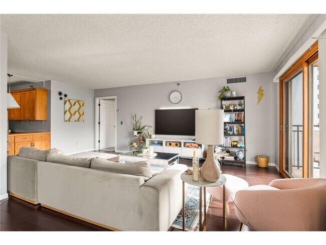 1225 La Salle Ave in Minneapolis, MN - Building Photo - Building Photo