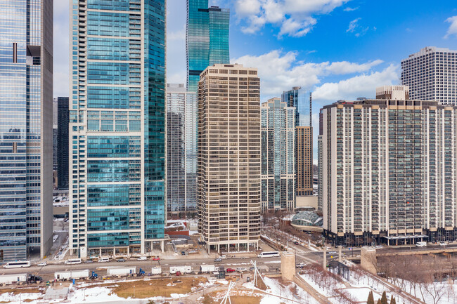 The Buckingham in Chicago, IL - Building Photo - Building Photo