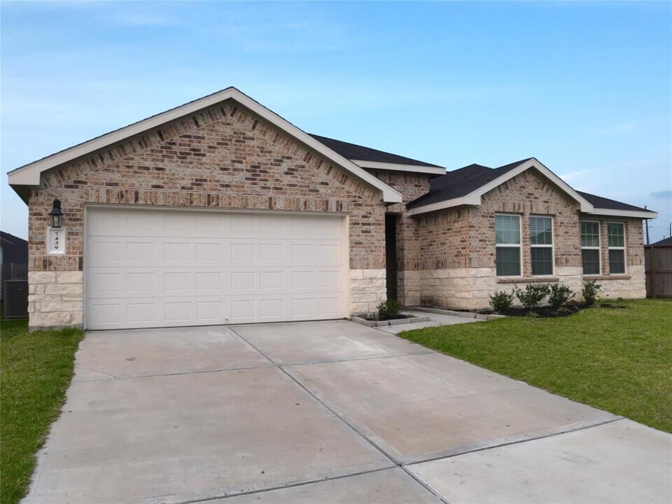 7439 Audubon Russet Dr in Richmond, TX - Building Photo
