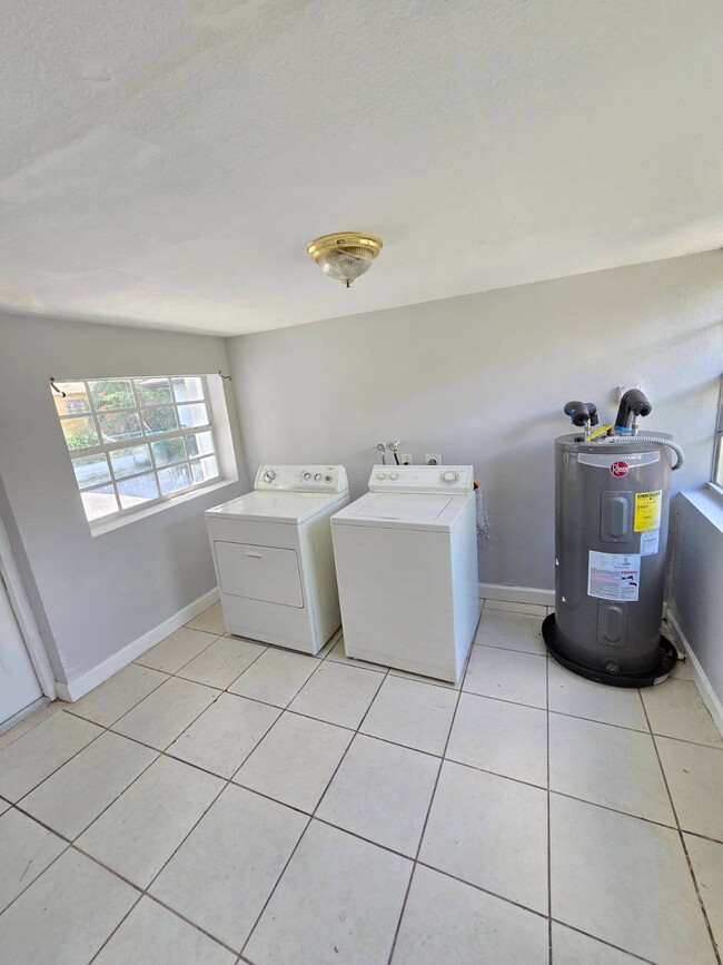 3014 SW 22nd Terrace in Miami, FL - Building Photo - Building Photo