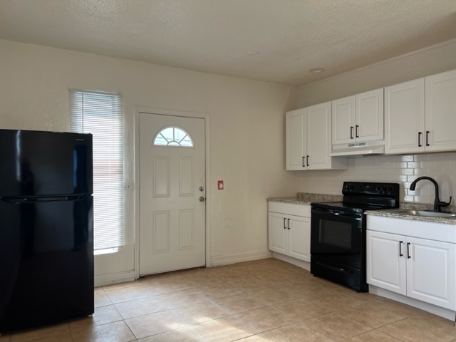 430 Goodall Ave, Unit 1 in Daytona Beach, FL - Foto de edificio - Building Photo