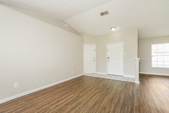646 Jaguar Ct in Kissimmee, FL - Building Photo - Building Photo