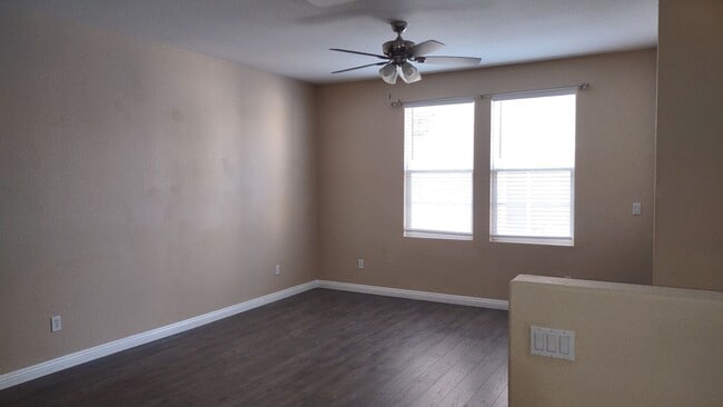 8450 Crystal Walk Cir in Elk Grove, CA - Building Photo - Building Photo