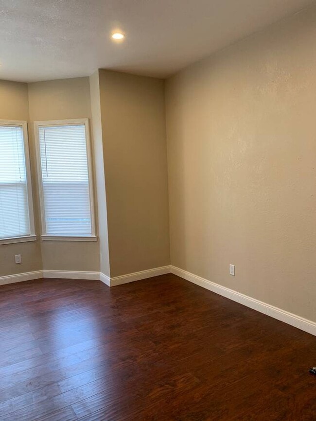 1091 59th St, Unit 2 in Oakland, CA - Building Photo - Building Photo