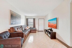 5461 W 24th Ave in Hialeah, FL - Building Photo