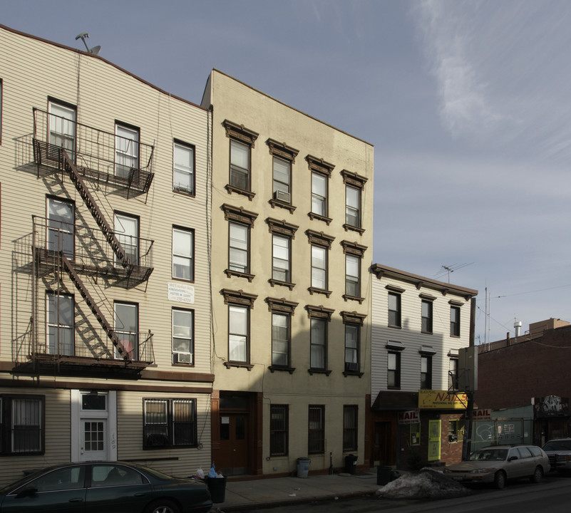 171 Greenpoint Ave in Brooklyn, NY - Building Photo