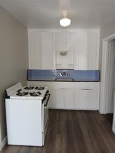2909 W Clarendon Dr in Dallas, TX - Building Photo - Building Photo