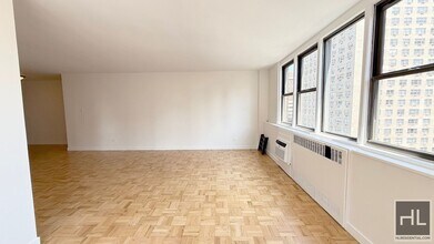East 79th Street, Unit 8W in New York, NY - Building Photo - Building Photo