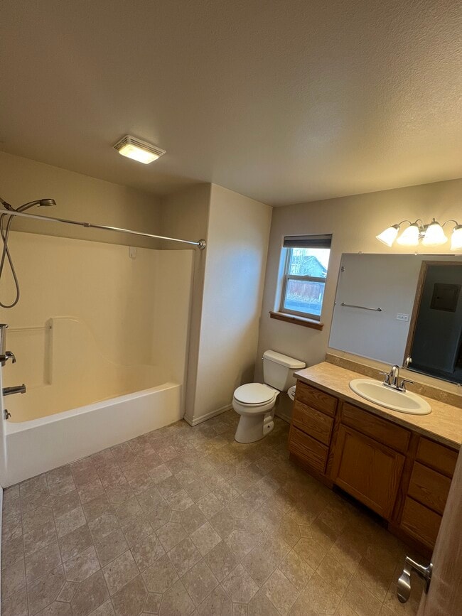 803 E Riggs St, Unit 2 in East Helena, MT - Building Photo - Building Photo