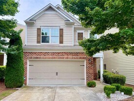 5115 Breezewood Cir in Alpharetta, GA - Building Photo