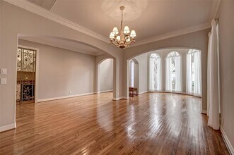 13518 Broadmeadow Ln in Houston, TX - Foto de edificio - Building Photo