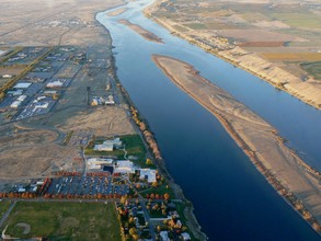 The Brelsford Vineyards in Richland, WA - Foto de edificio - Building Photo