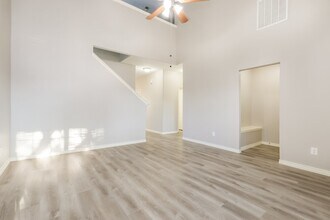 10110 Berrybriar Ln in Tomball, TX - Foto de edificio - Building Photo