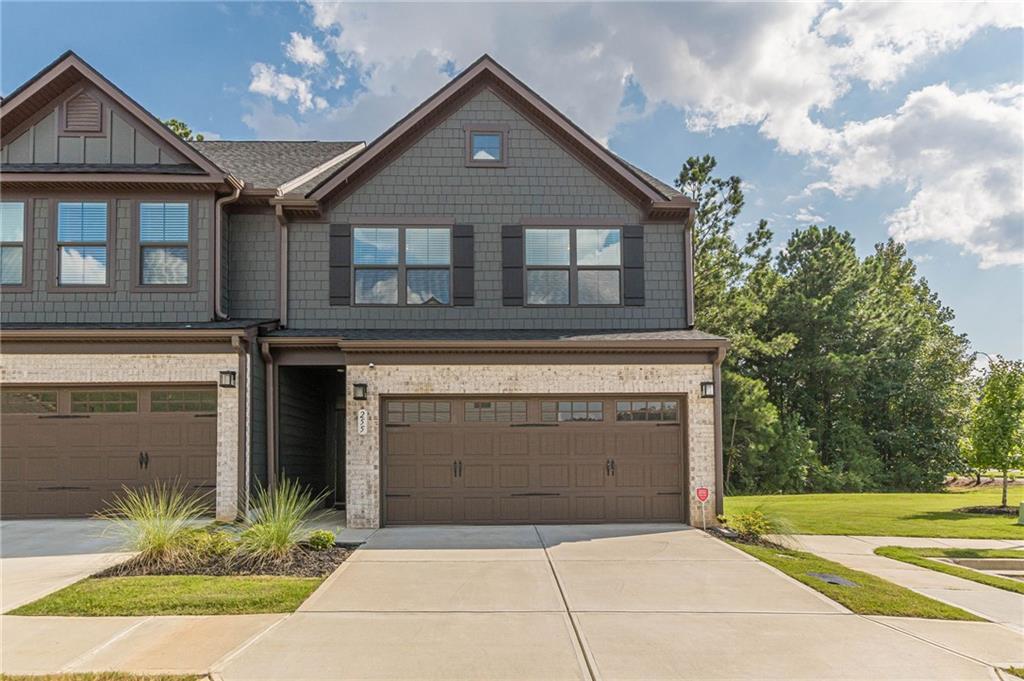 255 Climbing Ivy Cir in Fayetteville, GA - Building Photo