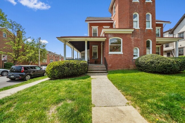 400 N Church St, Unit 4