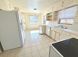 4028 NW 30th Terrace in Oklahoma City, OK - Building Photo - Building Photo