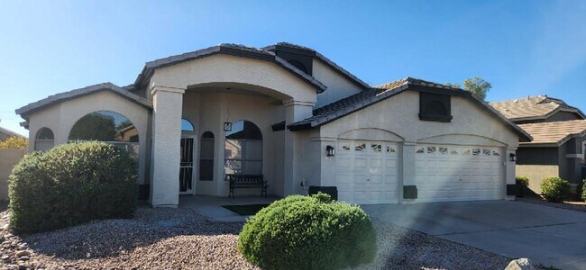 property at 1123 E Constitution Dr