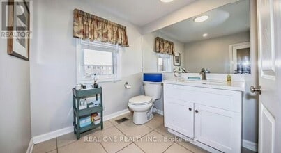 77 Leitchcroft Crescent in Markham, ON - Building Photo - Building Photo