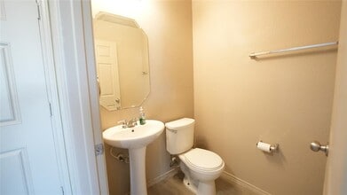 5705 Knoll Pines Pass in Austin, TX - Building Photo - Building Photo