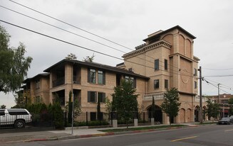 Bellagio On Capitol Hill in Seattle, WA - Building Photo
