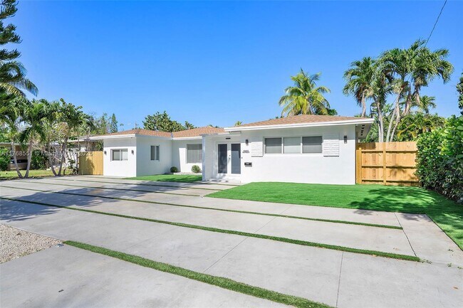 property at 10801 Peachtree Dr