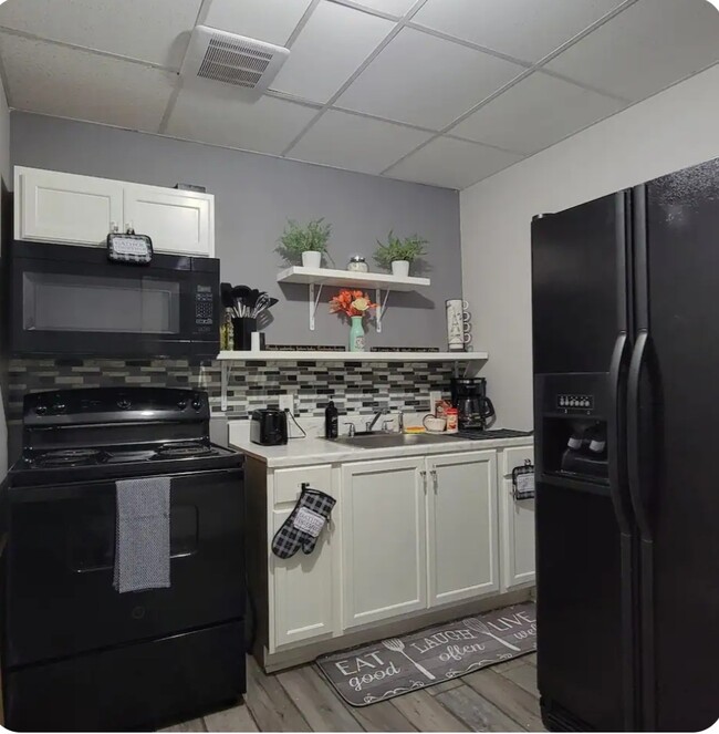 5860 Lake Windsor Pky, Unit Basement in Buford, GA - Building Photo - Building Photo