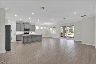 319 Tamarindo Ln in Naples, FL - Building Photo - Building Photo