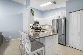 1106 Hyacinth Pl in Wellington, FL - Building Photo - Building Photo