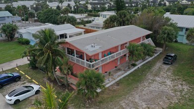 1115 Ocean Dr in Fort Pierce, FL - Building Photo - Building Photo