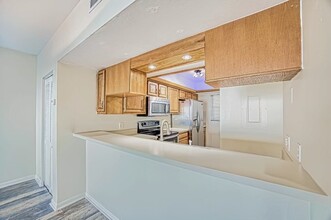 1901 Clifford St, Unit 603 in Ft. Myers, FL - Building Photo - Building Photo