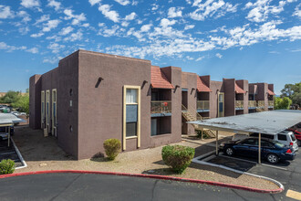 Autumn Park Condominium in Phoenix, AZ - Foto de edificio - Primary Photo