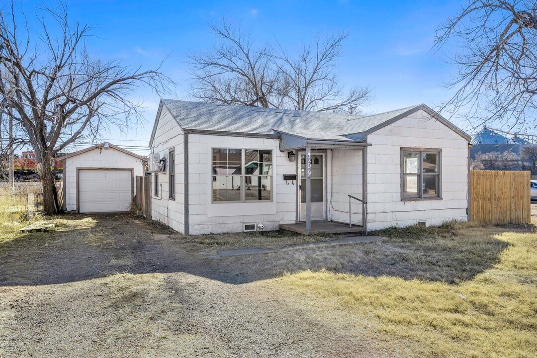 4209 S Polk St in Amarillo, TX - Building Photo