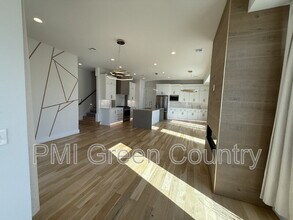 134 E Elgin St in Broken Arrow, OK - Building Photo - Building Photo