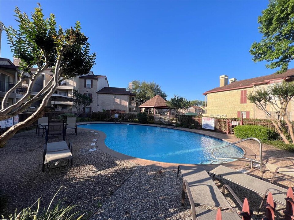 2120 El Paseo St Photo