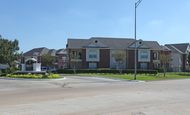 Sprucewood Apartments in Houston, TX - Foto de edificio - Building Photo