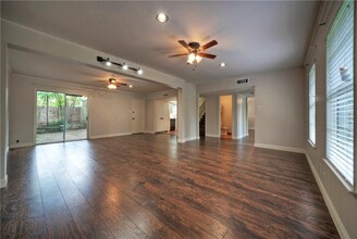 2105 Rabb Rd in Austin, TX - Building Photo - Building Photo