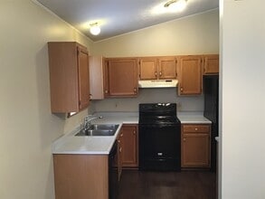 1687 Deer Run Dr in Burlington, KY - Building Photo - Building Photo