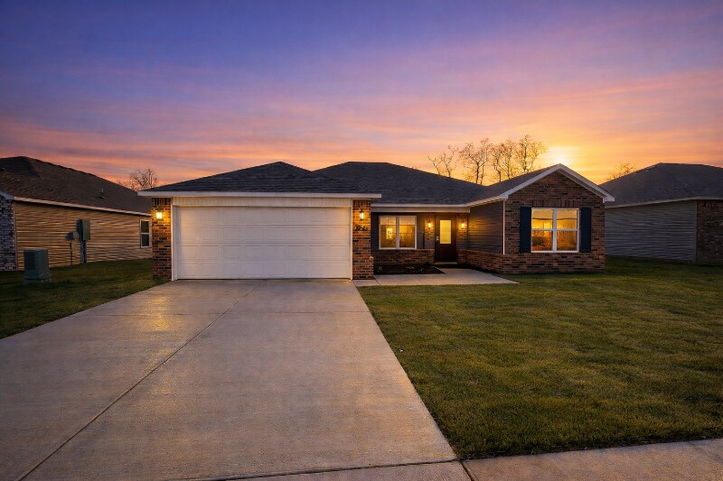 2741 Biddie St in Pea Ridge, AR - Building Photo