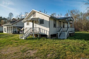 30184 Smith Dr in Walker, LA - Building Photo